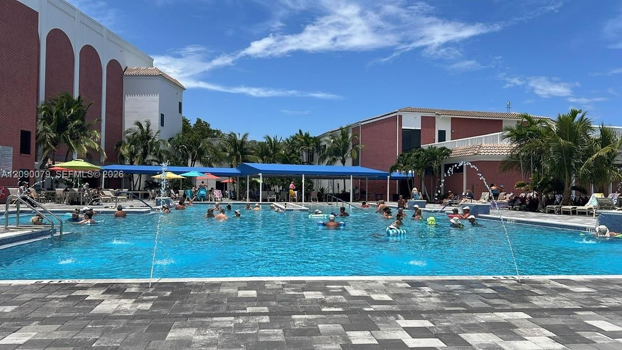 В аренду: $1,985 (1 спален, 1 ванн, 700 Квадратных фут)