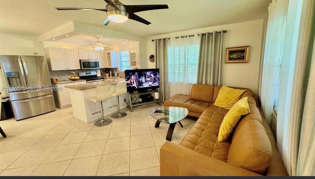 В аренду: $1,985 (1 спален, 1 ванн, 700 Квадратных фут)