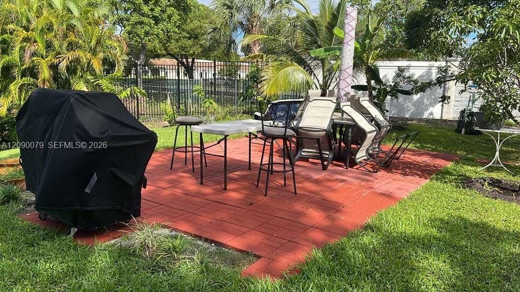 В аренду: $1,985 (1 спален, 1 ванн, 700 Квадратных фут)
