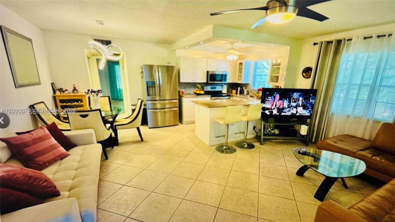 В аренду: $1,985 (1 спален, 1 ванн, 700 Квадратных фут)