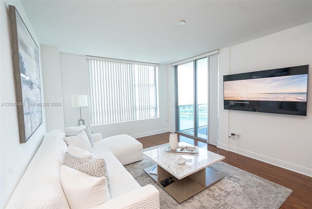 For Sale: $335,000 (2 beds, 2 baths, 1165 Square Feet)