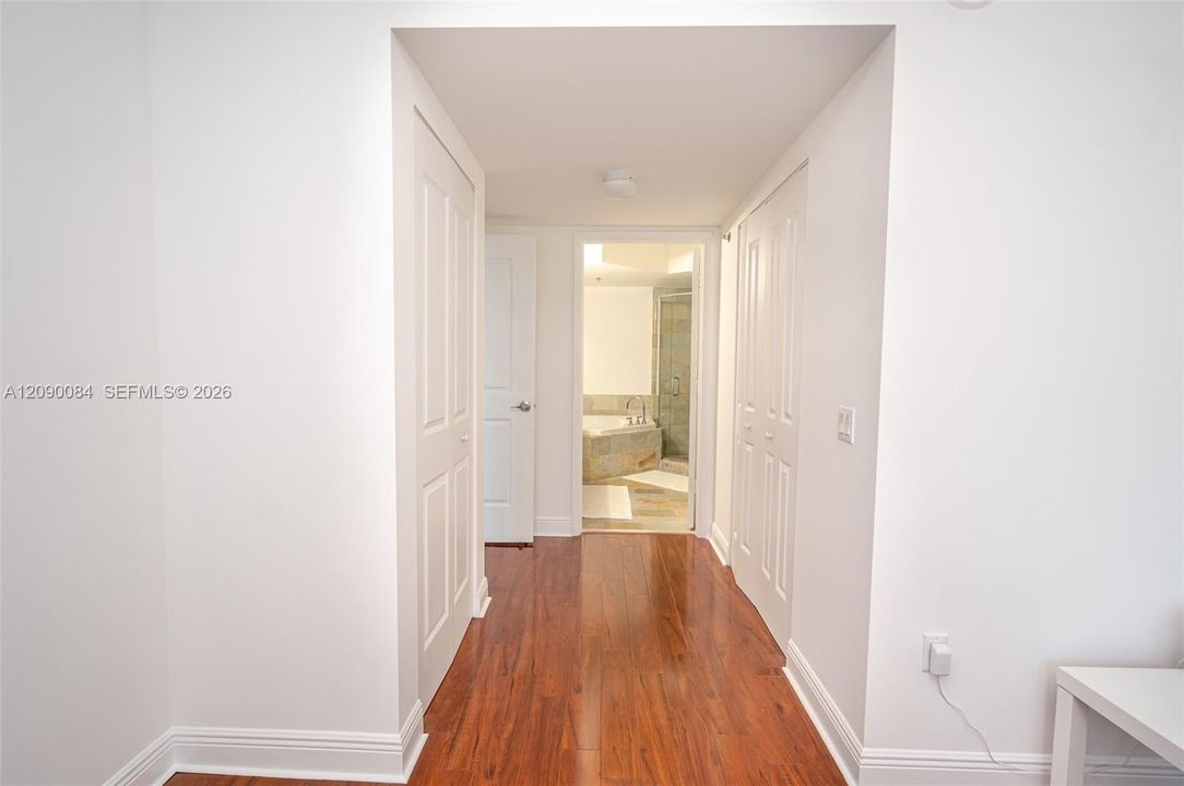 For Sale: $335,000 (2 beds, 2 baths, 1165 Square Feet)