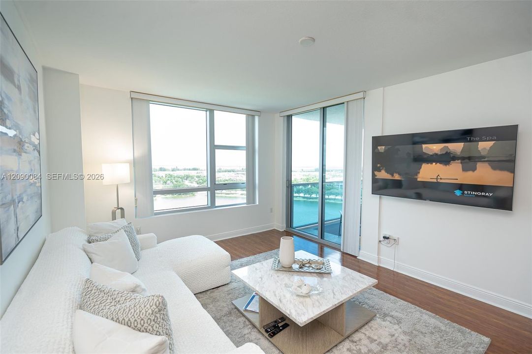 For Sale: $335,000 (2 beds, 2 baths, 1165 Square Feet)