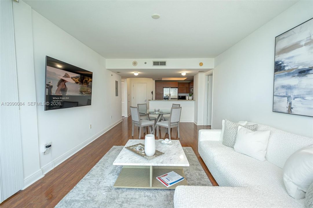 For Sale: $335,000 (2 beds, 2 baths, 1165 Square Feet)