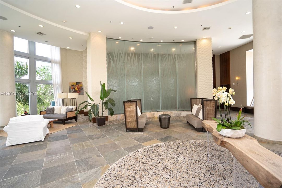 For Sale: $335,000 (2 beds, 2 baths, 1165 Square Feet)