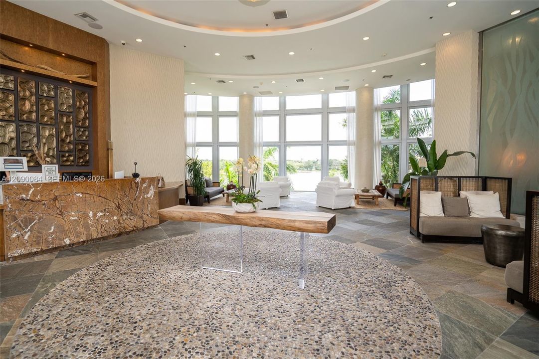 For Sale: $335,000 (2 beds, 2 baths, 1165 Square Feet)
