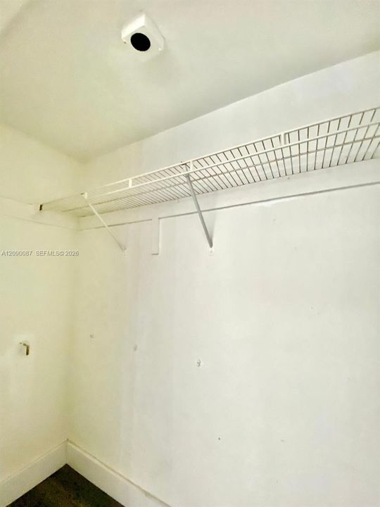В аренду: $1,900 (1 спален, 1 ванн, 428 Квадратных фут)
