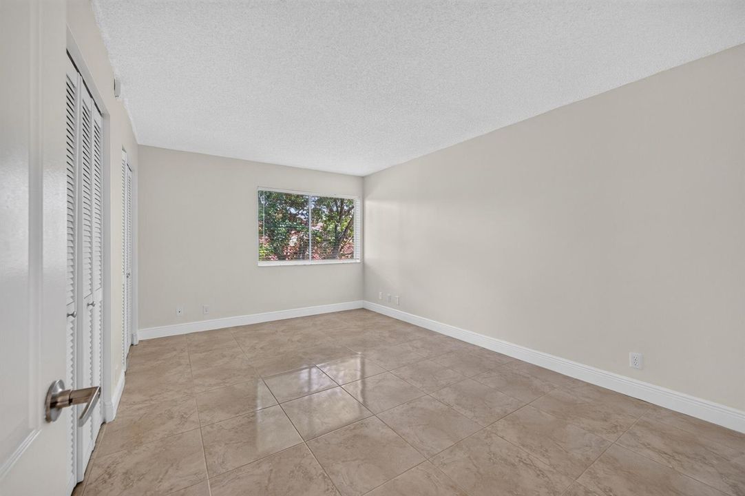 10765 apt 307-22