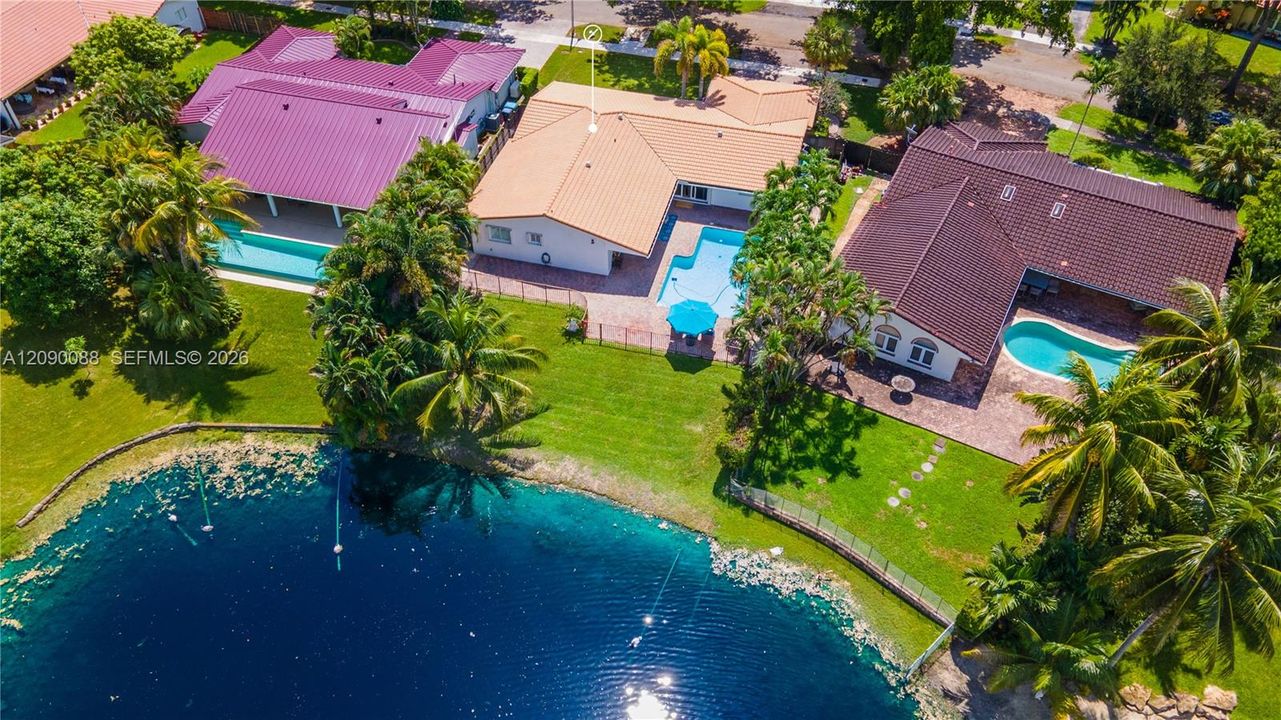 En Venta: $1,221,000 (4 camas, 3 baños, 2102 Pies cuadrados)