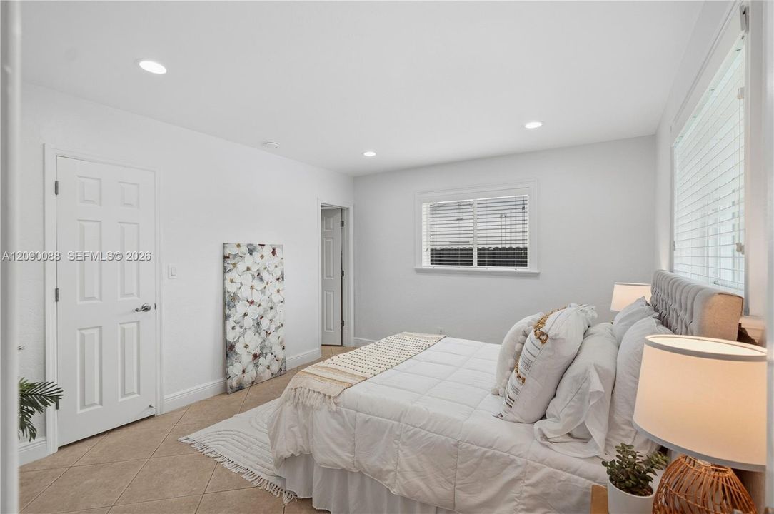 For Sale: $1,221,000 (4 beds, 3 baths, 2102 Square Feet)