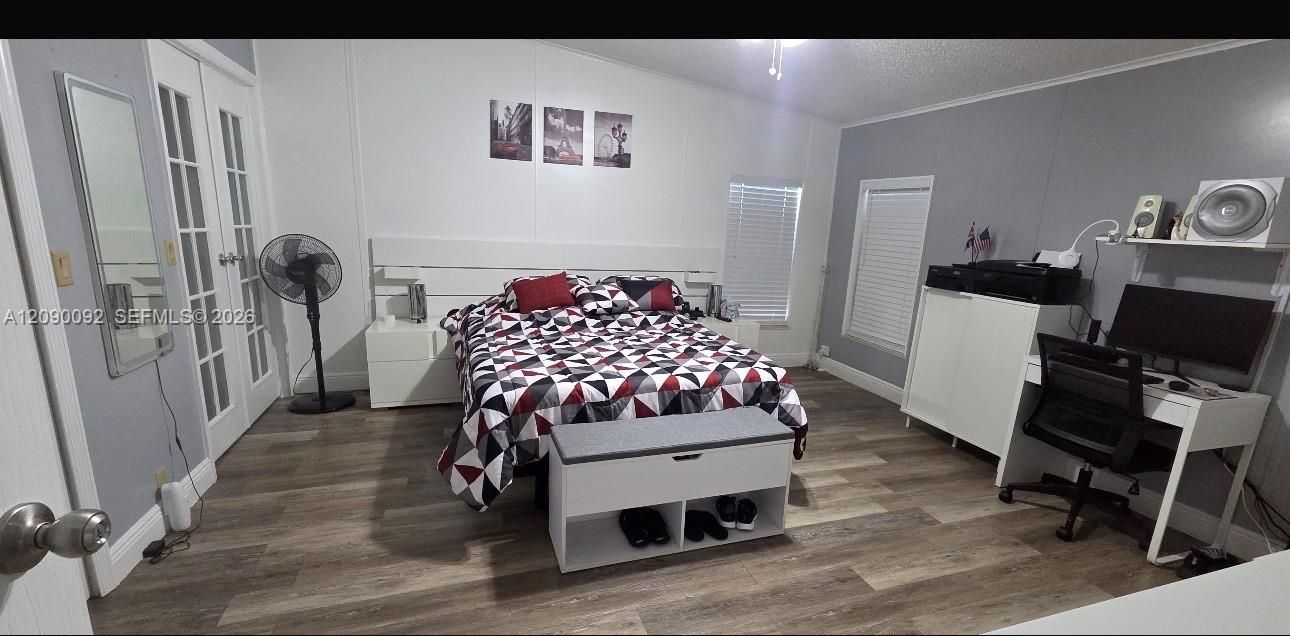 For Sale: $295,000 (3 beds, 2 baths, 1430 Square Feet)