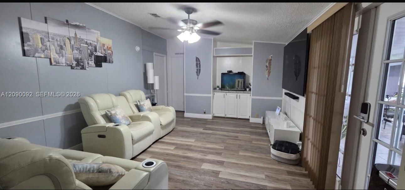 For Sale: $295,000 (3 beds, 2 baths, 1430 Square Feet)