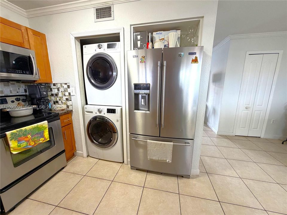 В аренду: $2,500 (2 спален, 2 ванн, 926 Квадратных фут)