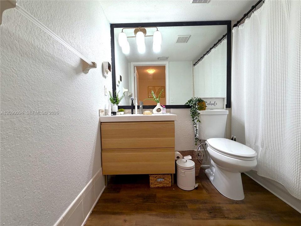 В аренду: $2,500 (2 спален, 2 ванн, 926 Квадратных фут)