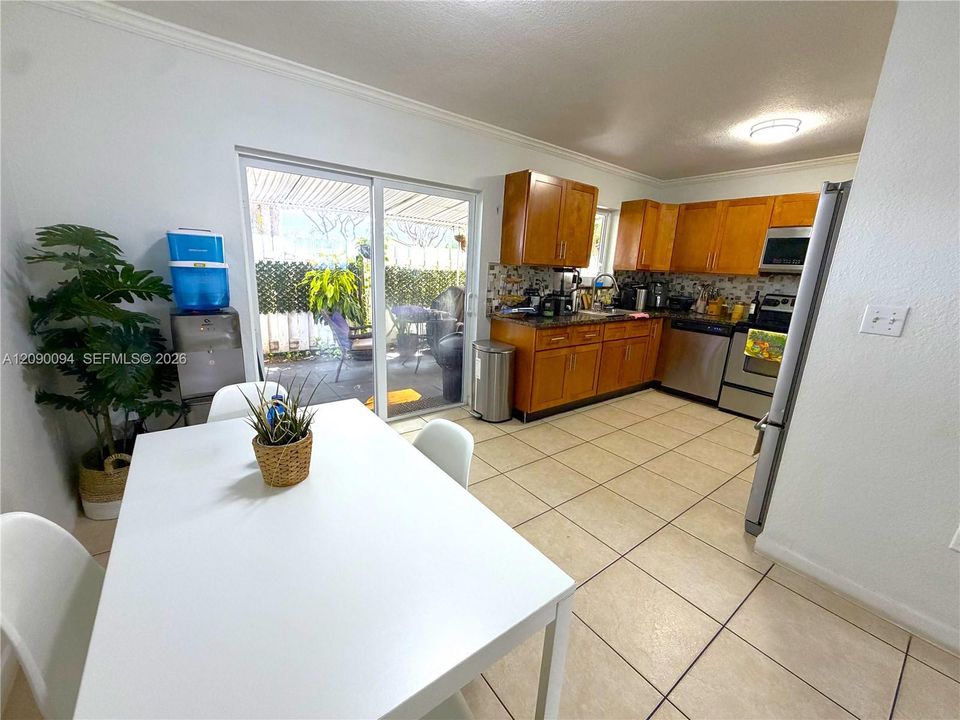 В аренду: $2,500 (2 спален, 2 ванн, 926 Квадратных фут)