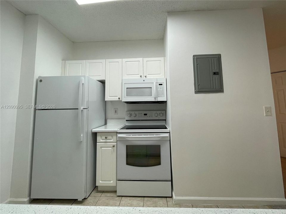 В аренду: $2,600 (2 спален, 2 ванн, 934 Квадратных фут)