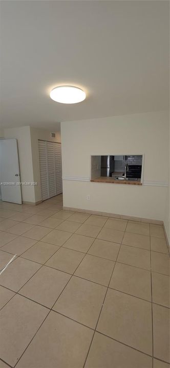 Под контрактом: $1,950 (2 спален, 1 ванн, 889 Квадратных фут)