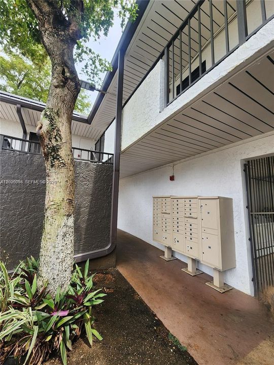 В аренду: $2,000 (2 спален, 1 ванн, 889 Квадратных фут)