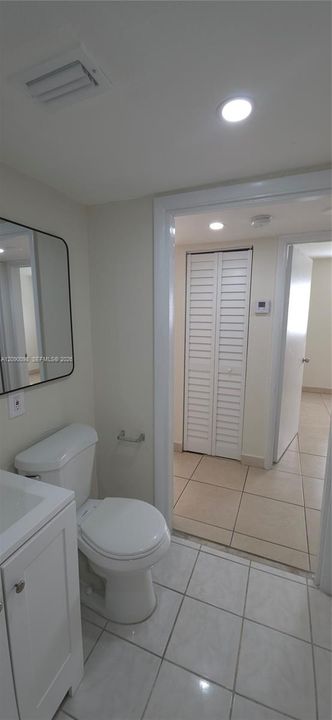 Под контрактом: $1,950 (2 спален, 1 ванн, 889 Квадратных фут)