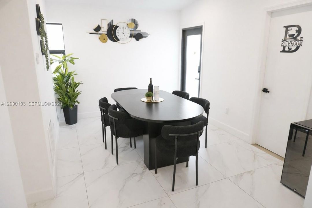 В аренду: $7,250 (4 спален, 3 ванн, 1639 Квадратных фут)