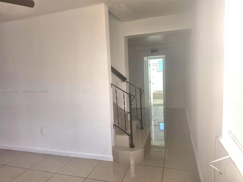 En Renta: $2,800 (3 camas, 2 baños, 2599 Pies cuadrados)