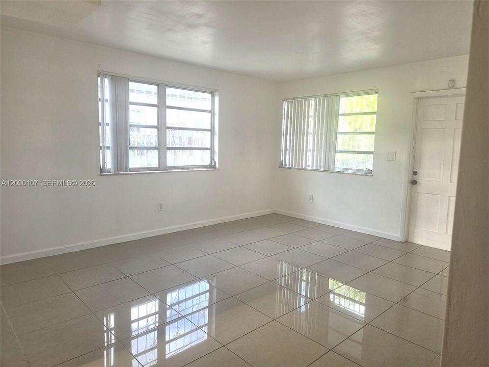 En Renta: $2,800 (3 camas, 2 baños, 2599 Pies cuadrados)