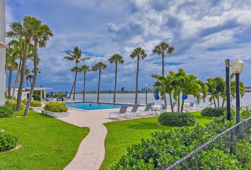 2600 N Flagler Dr Apt 803 West-print-002