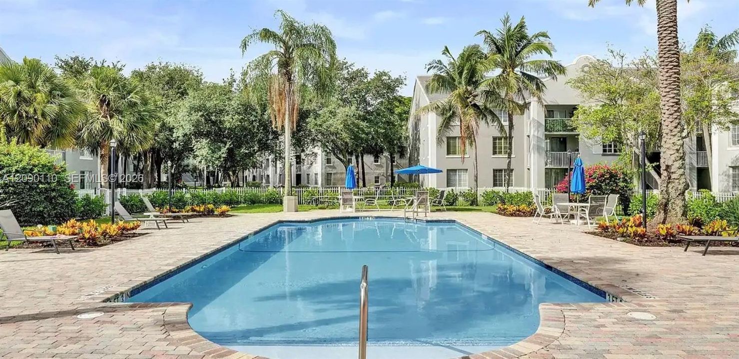 For Rent: $2,000 (1 beds, 1 baths, 742 Square Feet)