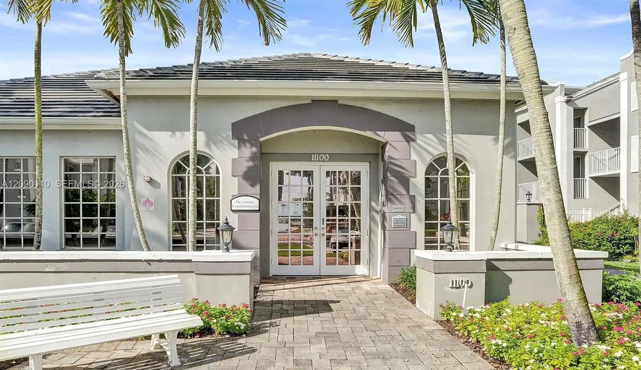 For Rent: $2,000 (1 beds, 1 baths, 742 Square Feet)