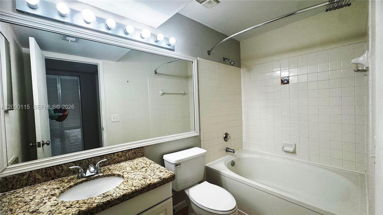 В аренду: $2,350 (2 спален, 2 ванн, 1042 Квадратных фут)