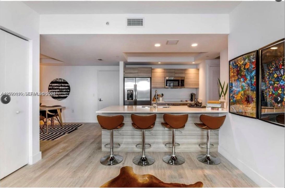 For Rent: $6,500 (2 beds, 2 baths, 1045 Square Feet)