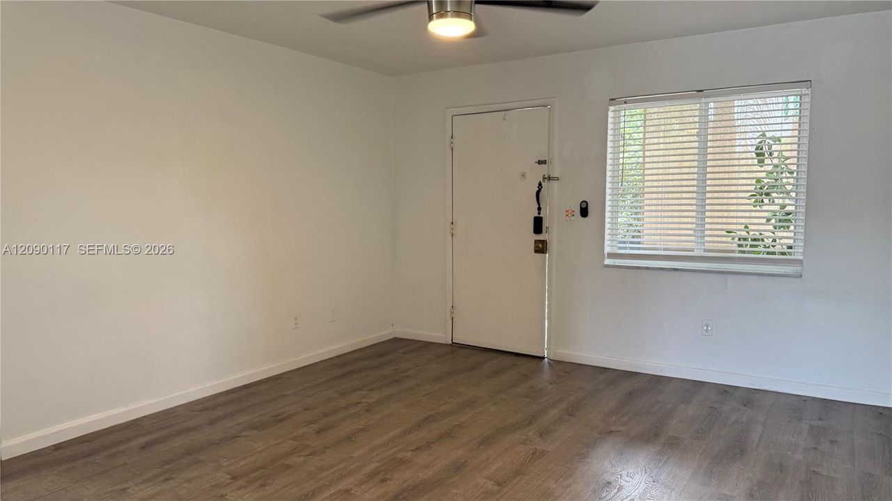 For Rent: $2,250 (2 beds, 1 baths, 3328 Square Feet)