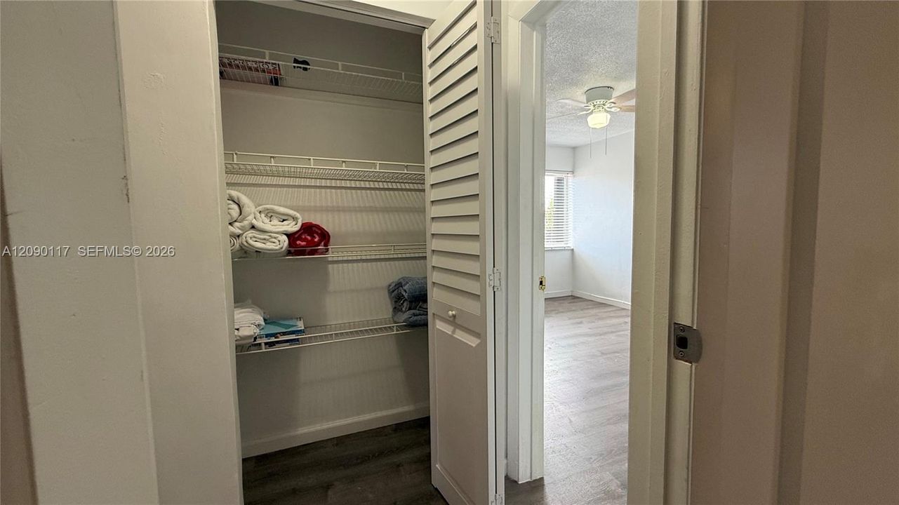 For Rent: $2,250 (2 beds, 1 baths, 3328 Square Feet)