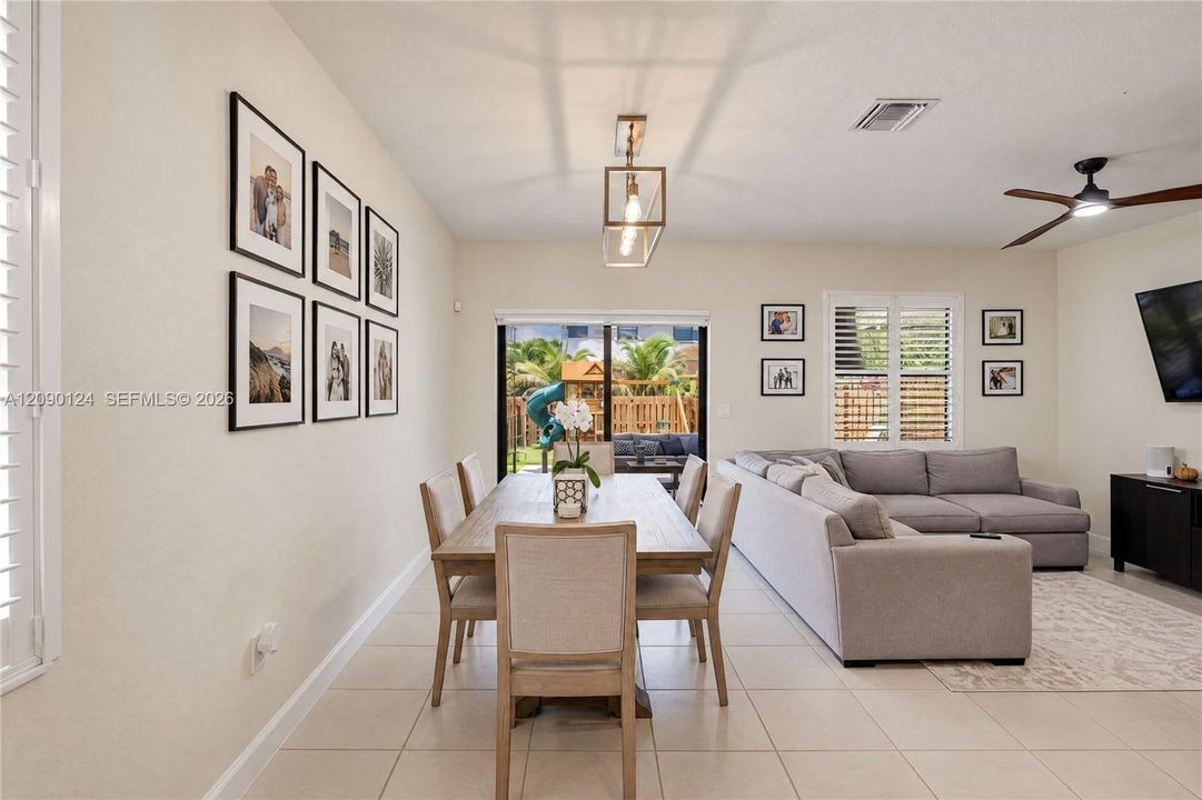 En Venta: $455,000 (3 camas, 2 baños, 1772 Pies cuadrados)