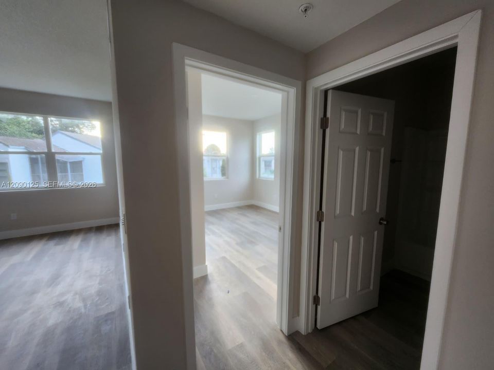 For Rent: $1,250 (1 beds, 1 baths, 764 Square Feet)