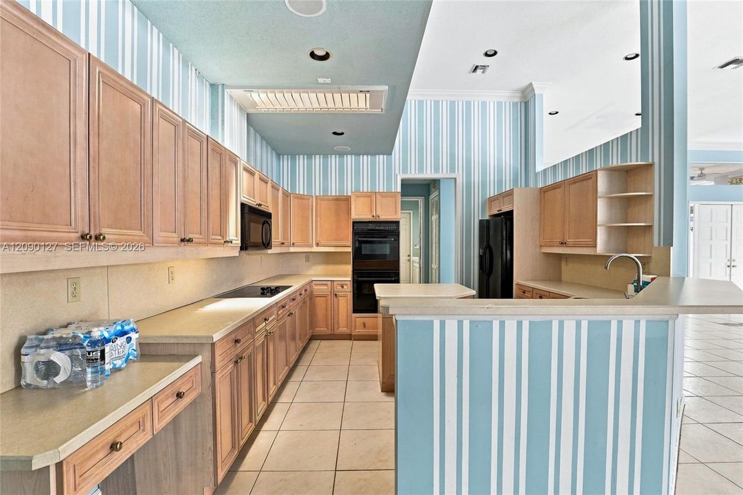 For Sale: $819,000 (4 beds, 3 baths, 2648 Square Feet)