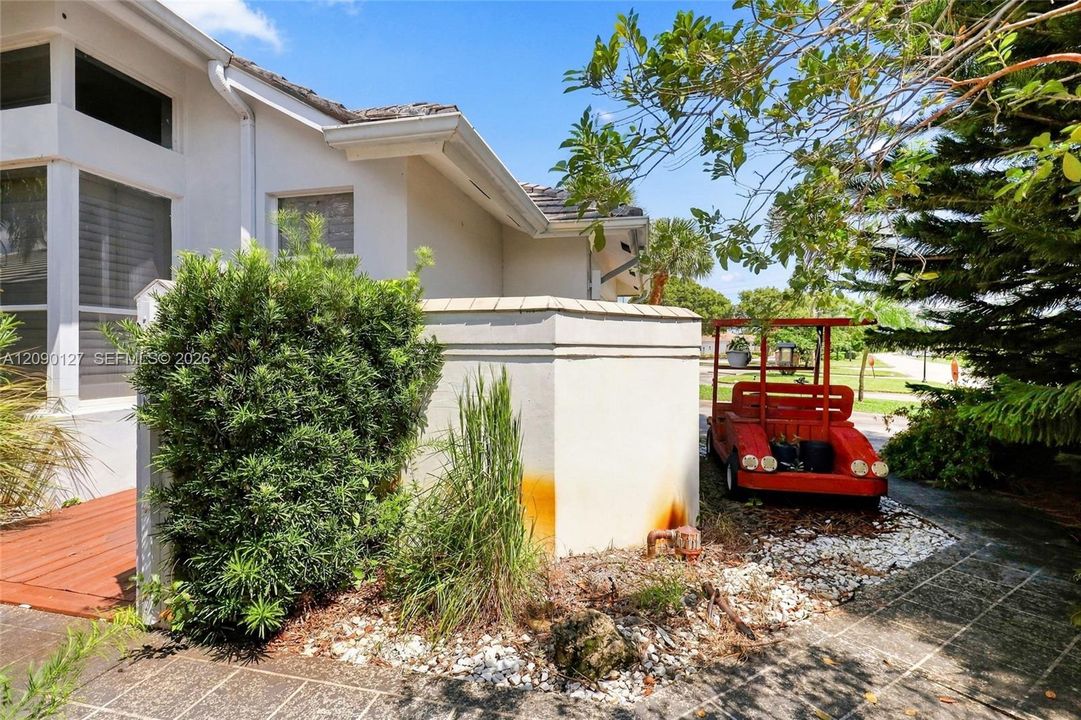 For Sale: $819,000 (4 beds, 3 baths, 2648 Square Feet)