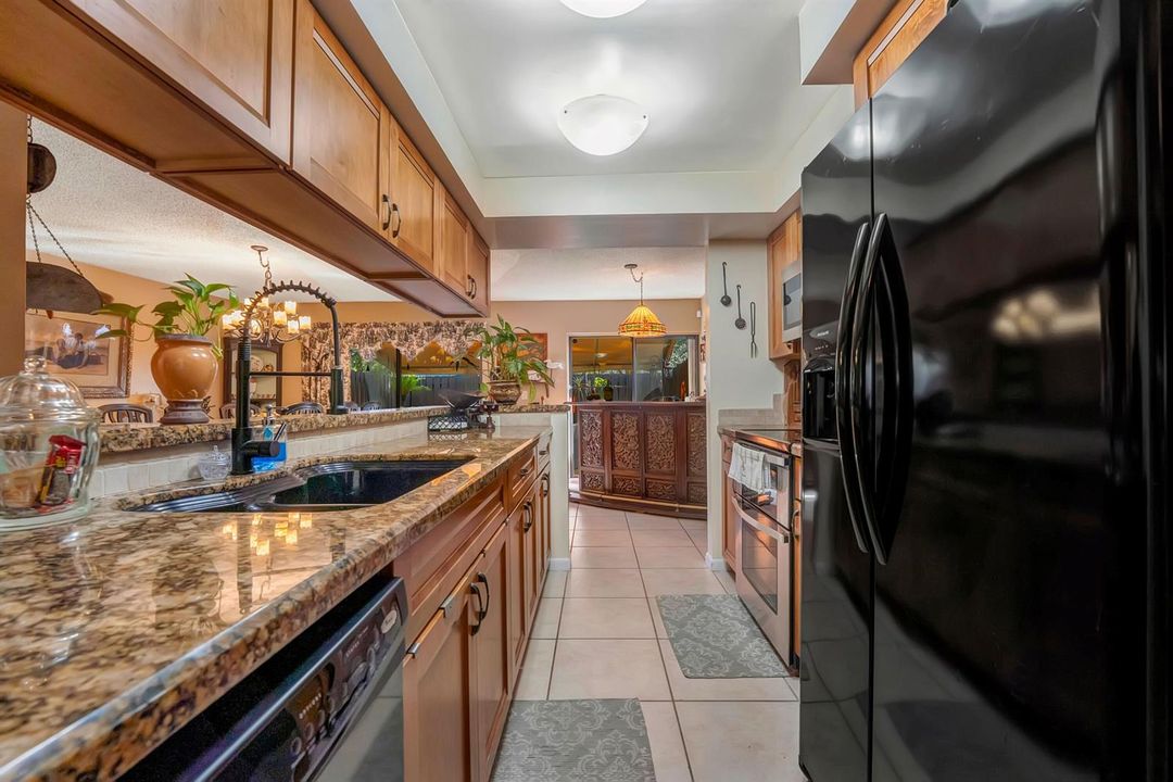 Kitchen facing flex area