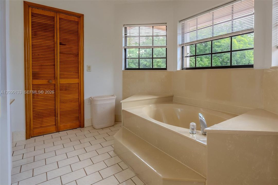 For Rent: $5,000 (4 beds, 3 baths, 2060 Square Feet)