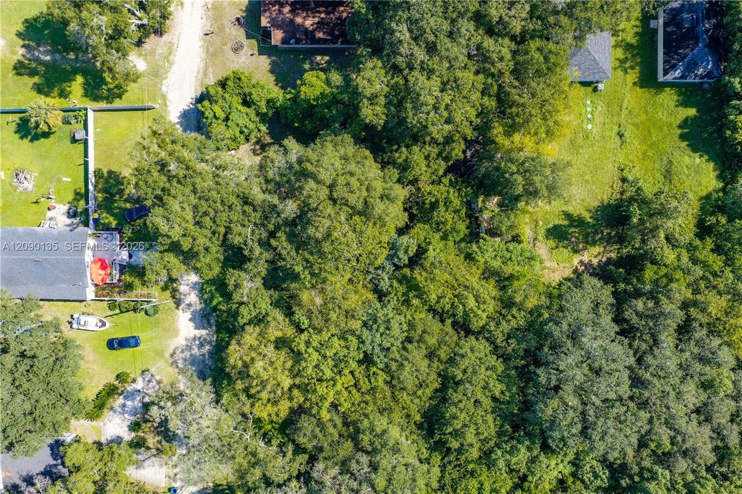 На продажу: $45,000 (0.13 acres)