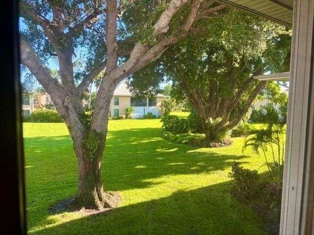 7F Screened Lanai