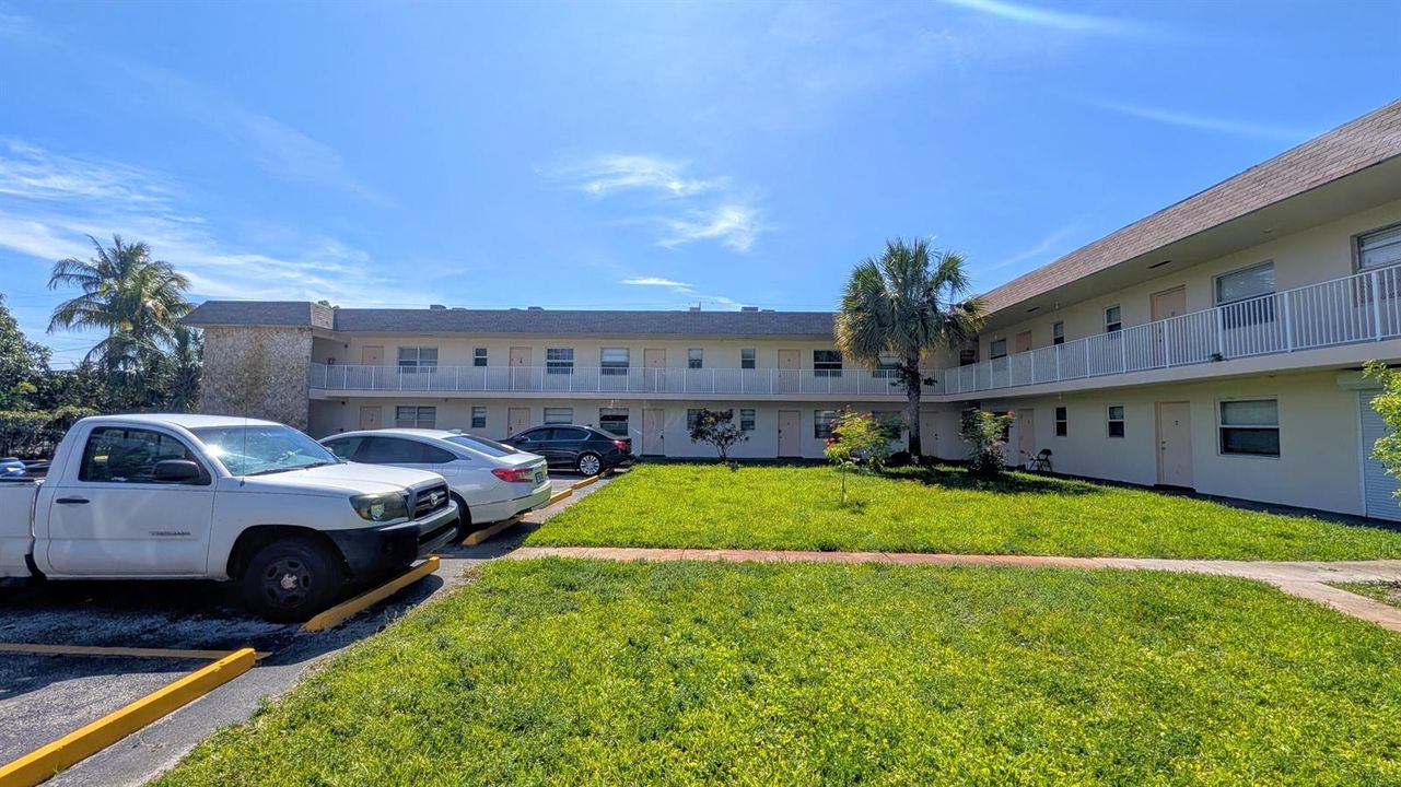 Exterior front & parking
