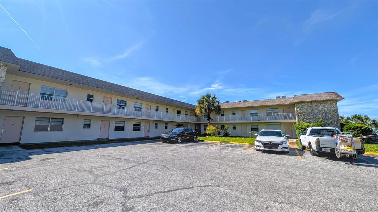 Exterior front & parking