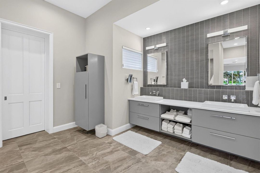 Primary bath