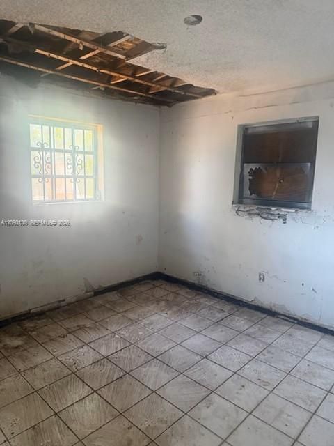 En Venta: $360,000 (3 camas, 1 baños, 1306 Pies cuadrados)