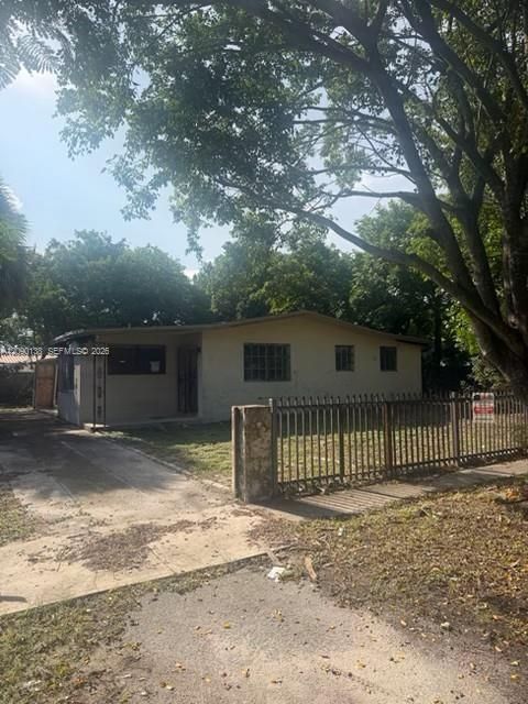 En Venta: $360,000 (3 camas, 1 baños, 1306 Pies cuadrados)