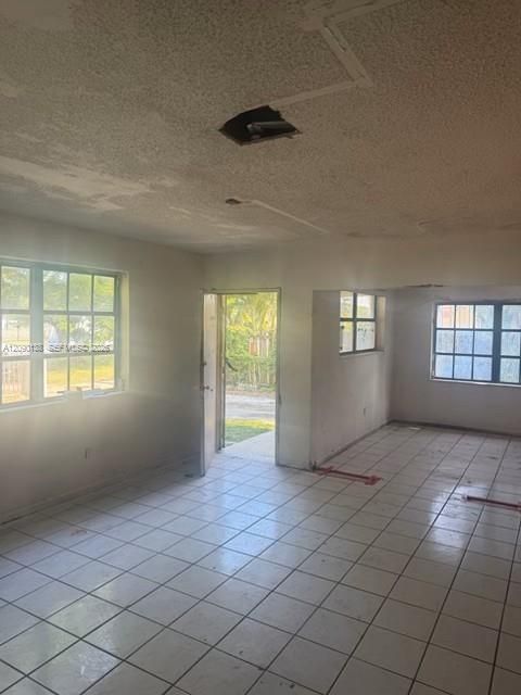 En Venta: $360,000 (3 camas, 1 baños, 1306 Pies cuadrados)