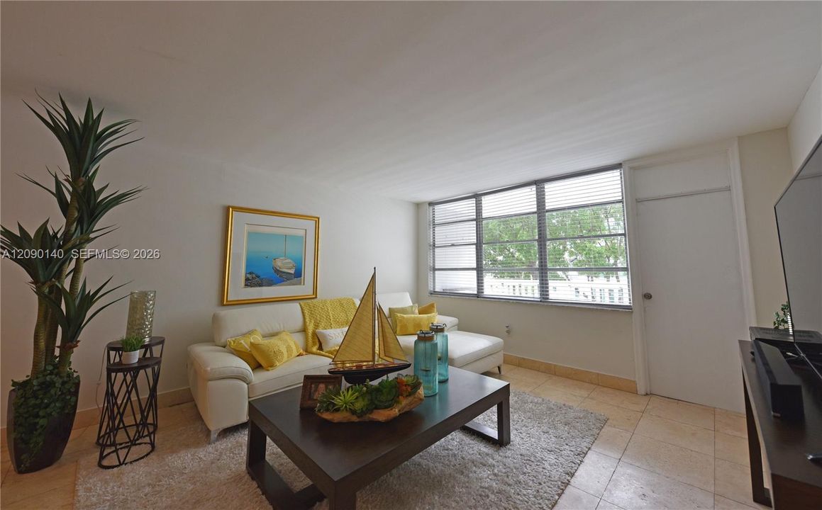 For Rent: $2,050 (1 beds, 1 baths, 730 Square Feet)