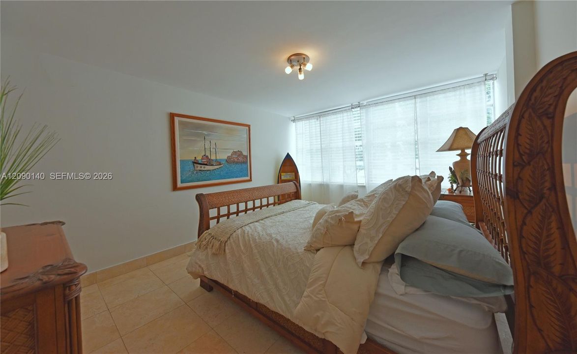 For Rent: $2,050 (1 beds, 1 baths, 730 Square Feet)