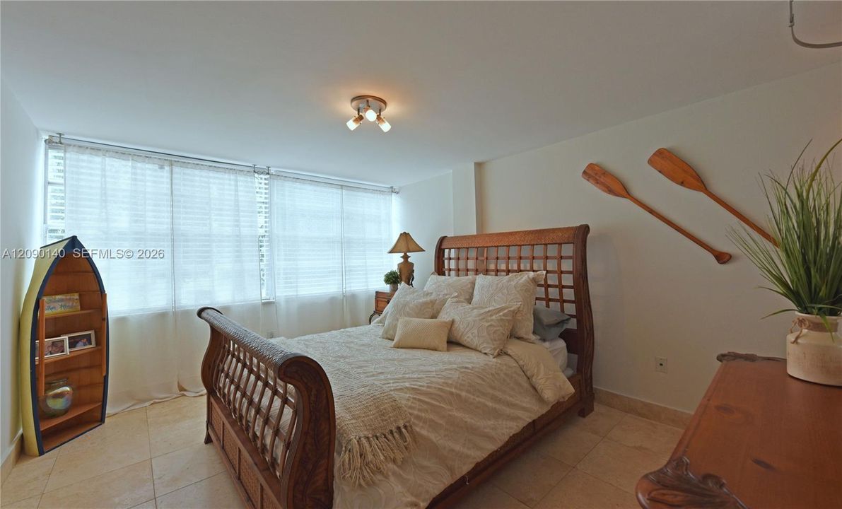 For Rent: $2,050 (1 beds, 1 baths, 730 Square Feet)
